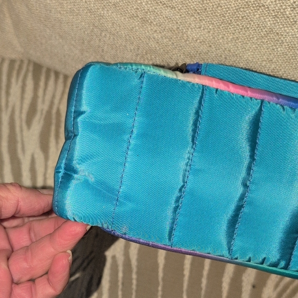 THINK ROYLN Multicolor Quilted Crossbody Bag - Picture 10 of 16